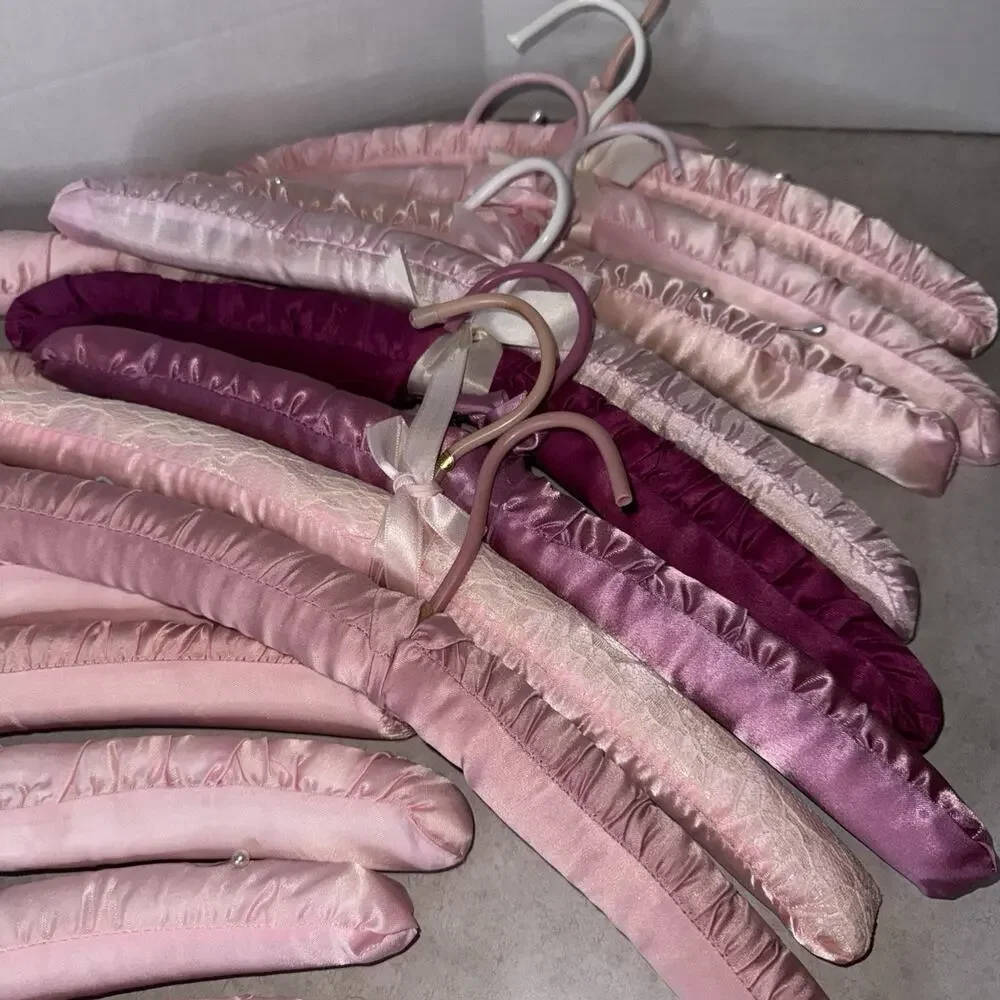Vintage Hangers Satin Padded Boudoir Boutique Closet Set of 20 Fancy Pink Purple
